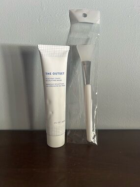 The Outset Electric Daisy Sculpting Mask - White